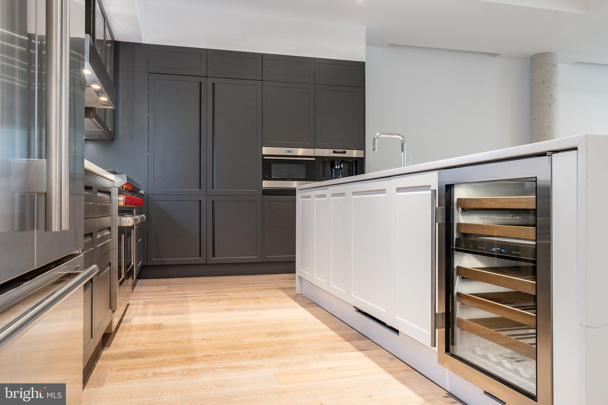 2108 Walnut Street, Unit 401 Philadelphia, PA 19103 - Photo 4 of 34