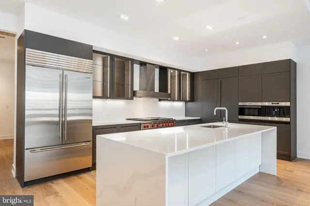 $2,895,000 | 2108 Walnut Street, Unit 401, Philadelphia, PA 19103