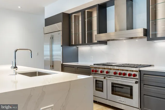 $2,895,000 | 2108 Walnut Street, Unit 401, Philadelphia, PA 19103