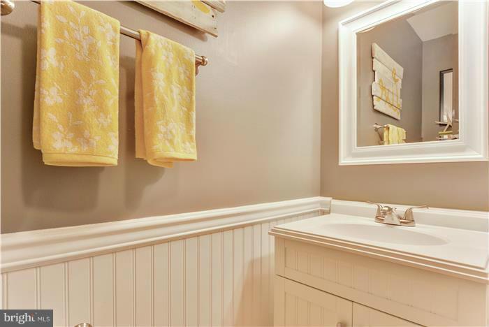7786 Notley Road Pasadena, MD 21122 - Photo 14 of 30 Bath