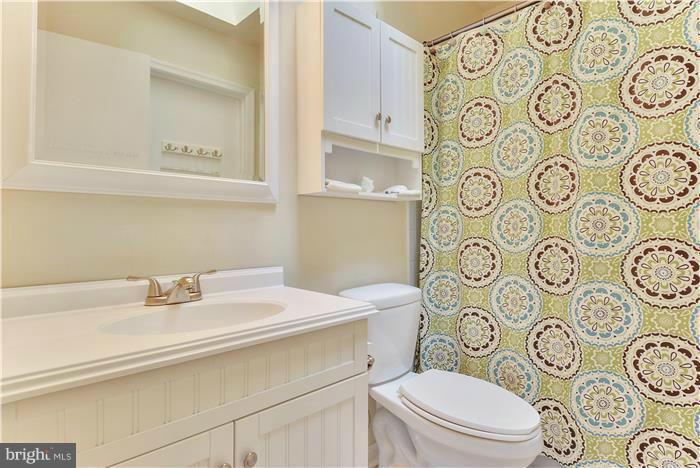 7786 Notley Road Pasadena, MD 21122 - Photo 18 of 30 Bath