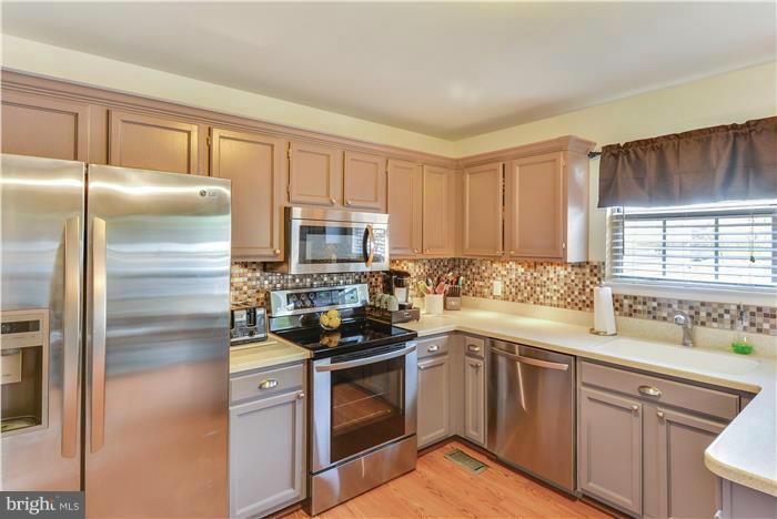 7786 Notley Road Pasadena, MD 21122 - Photo 8 of 30 Kitchen