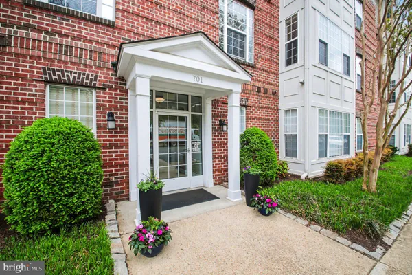 $299,900 | 701 Cobblestone Boulevard, Unit 108, Fredericksburg, VA 22401
