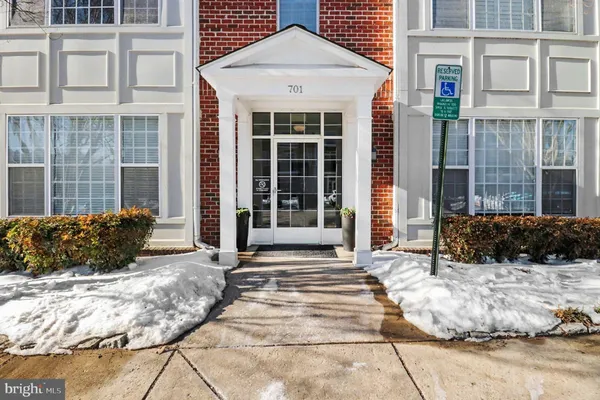 $299,900 | 701 Cobblestone Boulevard, Unit 108, Fredericksburg, VA 22401