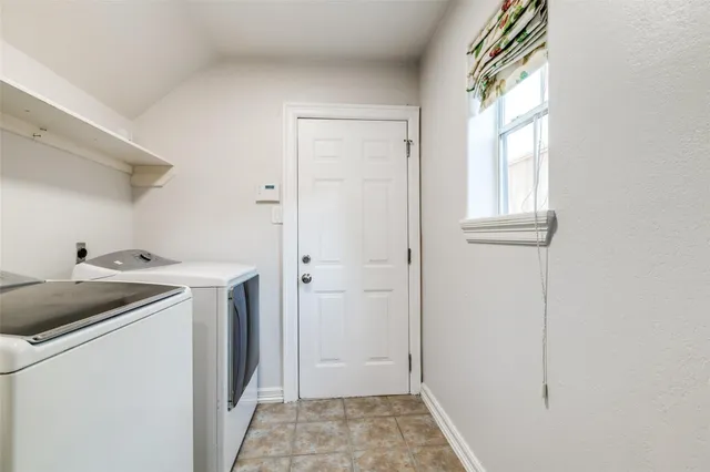 $3,400 | 1318 Peden Street, Unit D, Houston, TX 77019