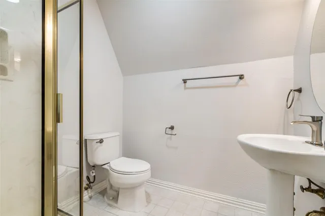 $3,400 | 1318 Peden Street, Unit D, Houston, TX 77019