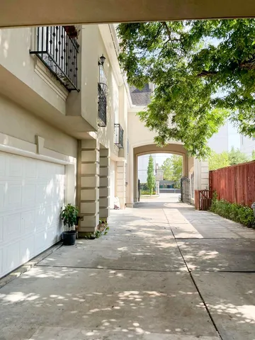 $3,400 | 1318 Peden Street, Unit D, Houston, TX 77019
