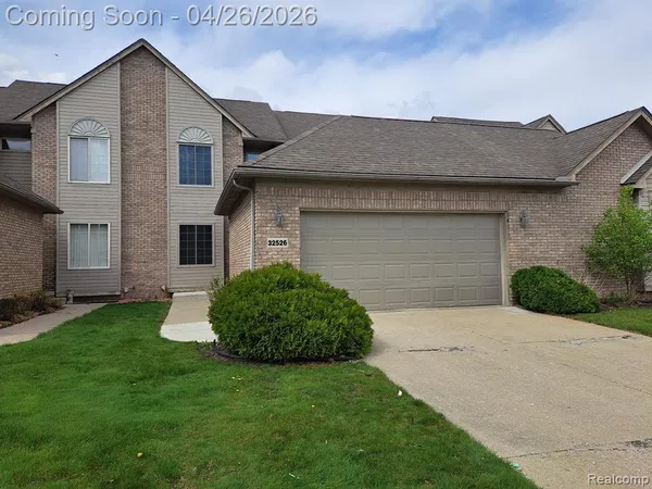 $279,900 | 32526 Gateway Drive, Romulus, MI 48174