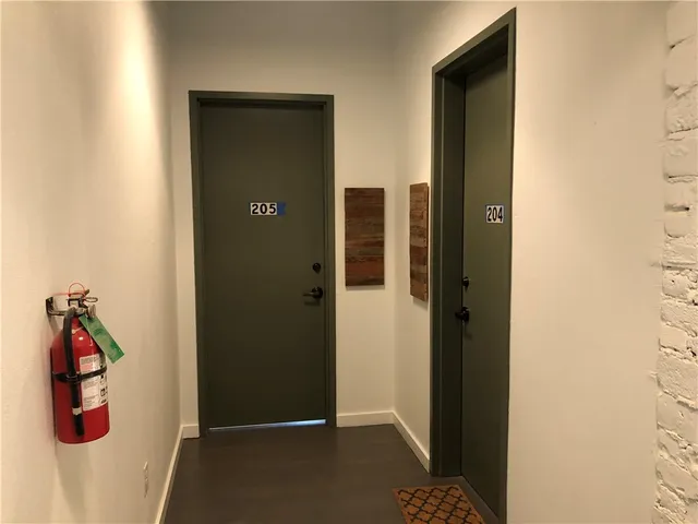 $1,800 | 102 East 2nd Street, Unit 205, Taylor, TX 76574