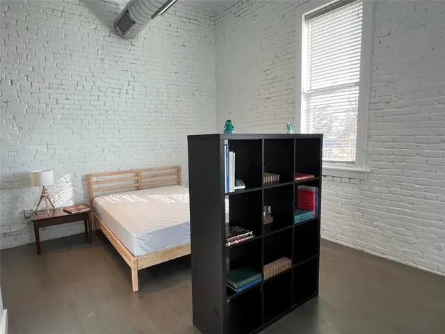 $1,800 | 102 East 2nd Street, Unit 205, Taylor, TX 76574