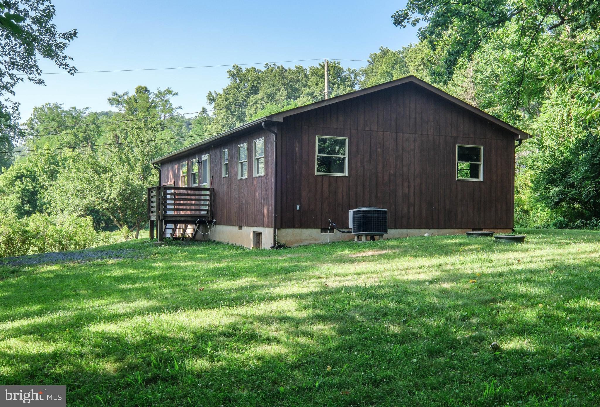 16 Head Waters Road Chester Gap, VA 22623 - Photo 7 of 43