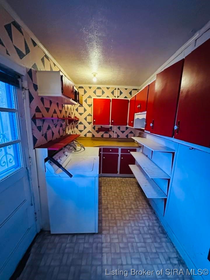 2321 Bishop Road Jeffersonville, IN 47130 - Photo 14 of 23 Laundry Room