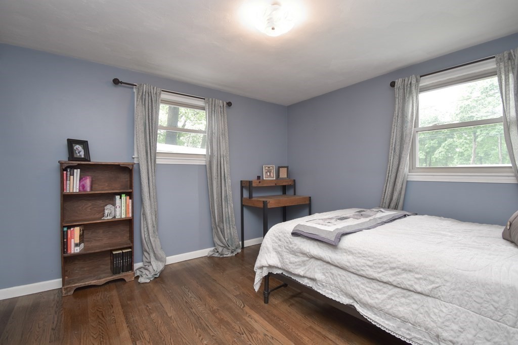 141 Louis Road Springfield, MA 01118 - Photo 17 of 34 Gallery Image 17