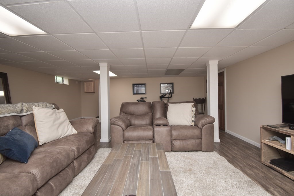 141 Louis Road Springfield, MA 01118 - Photo 21 of 34 Gallery Image 21