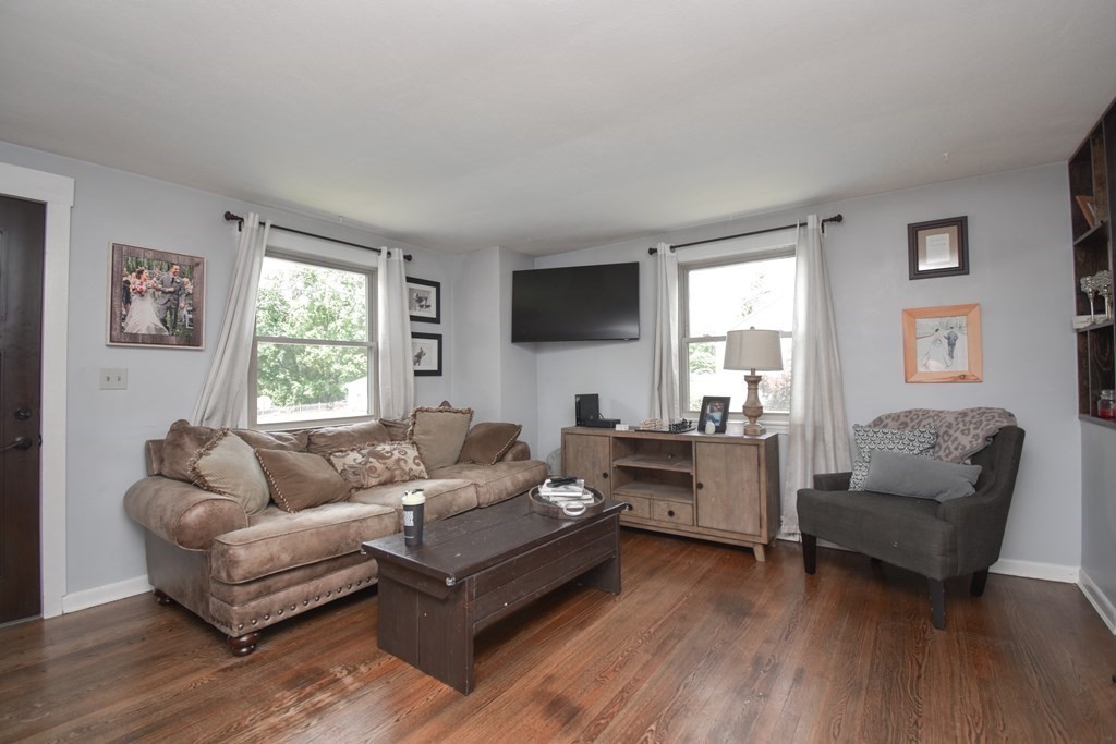 141 Louis Road Springfield, MA 01118 - Photo 3 of 34 Gallery Image 3