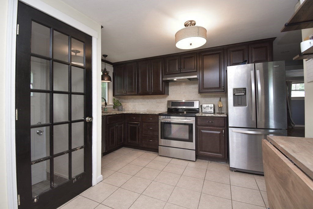141 Louis Road Springfield, MA 01118 - Photo 7 of 34 Gallery Image 7