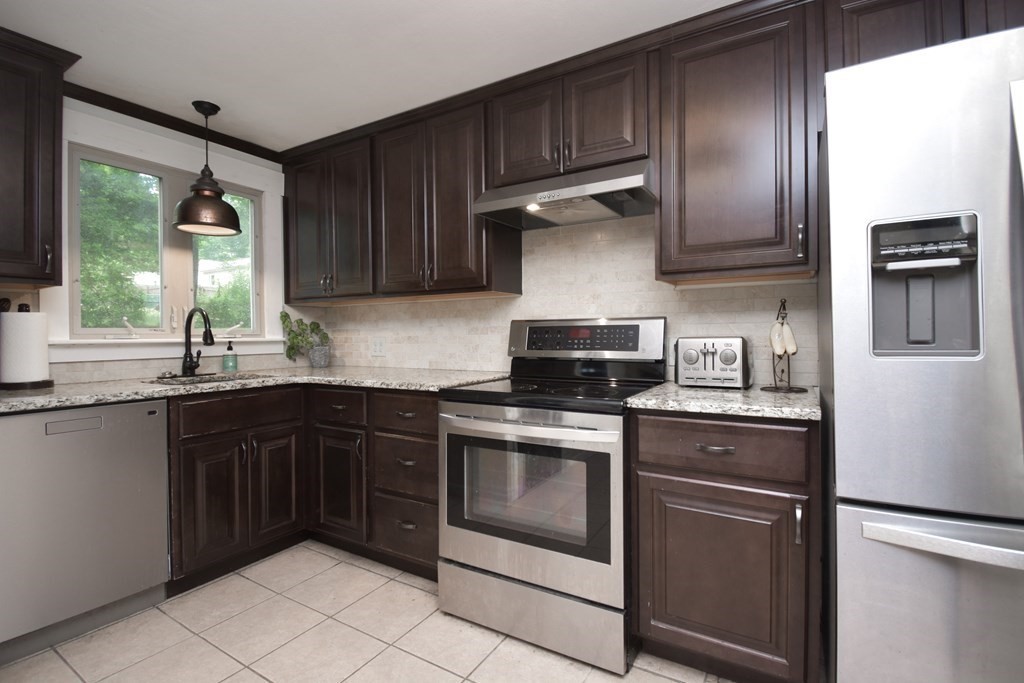 141 Louis Road Springfield, MA 01118 - Photo 10 of 34 Gallery Image 10