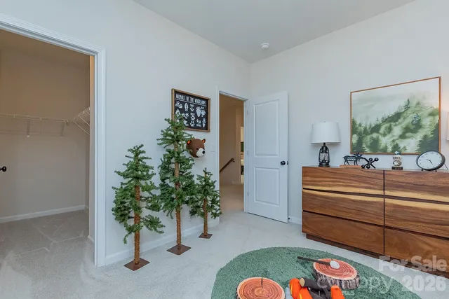 a view of entryway with livingroom