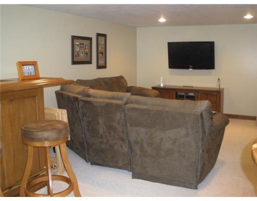1260 Blaine Road Monaca, PA 15061 - Photo 7 of 13 Den/Family/Great Room.