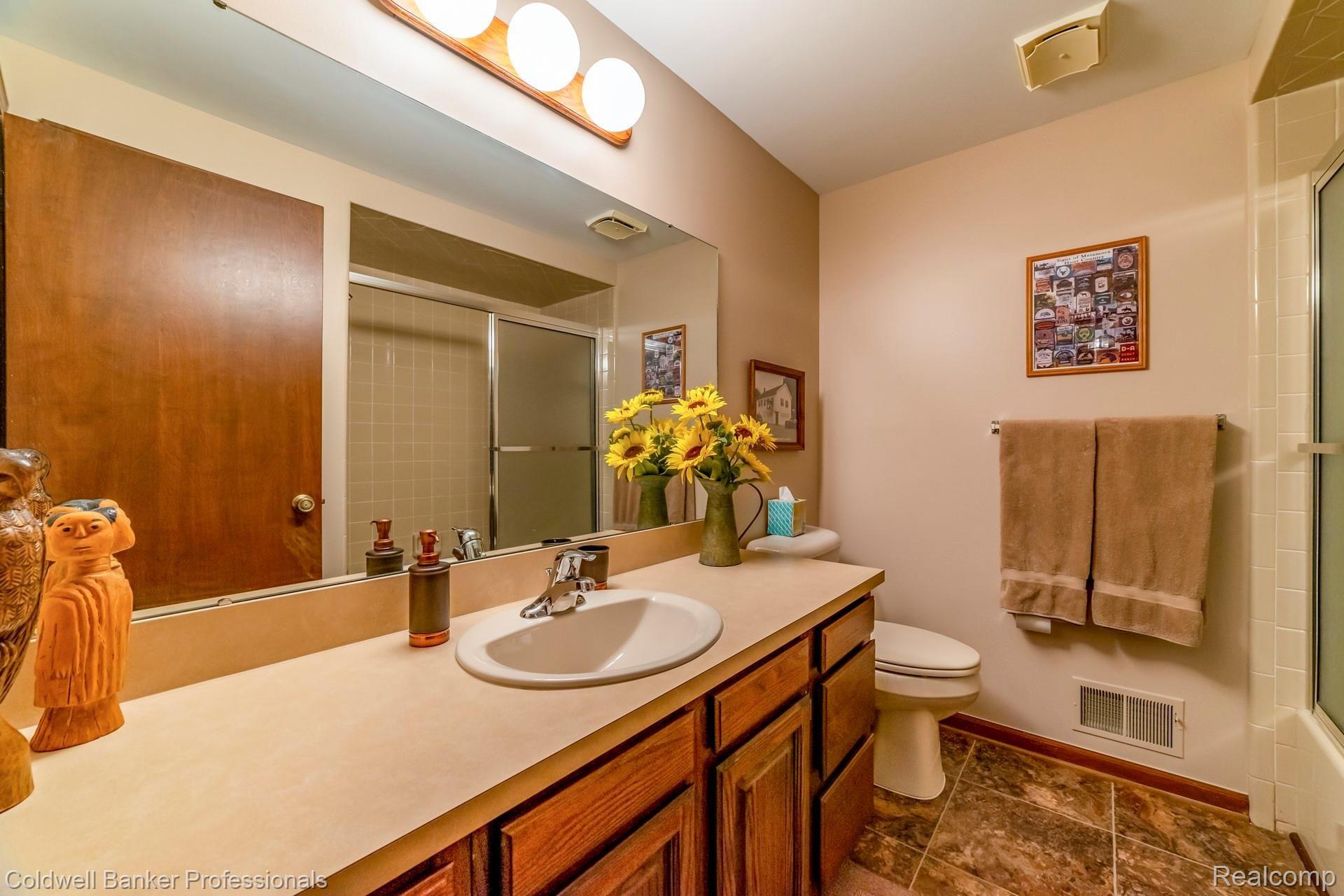 3180 Casey Road Metamora, MI 48455 - Photo 25 of 39 024-photo-bathroom-7703122.jpg