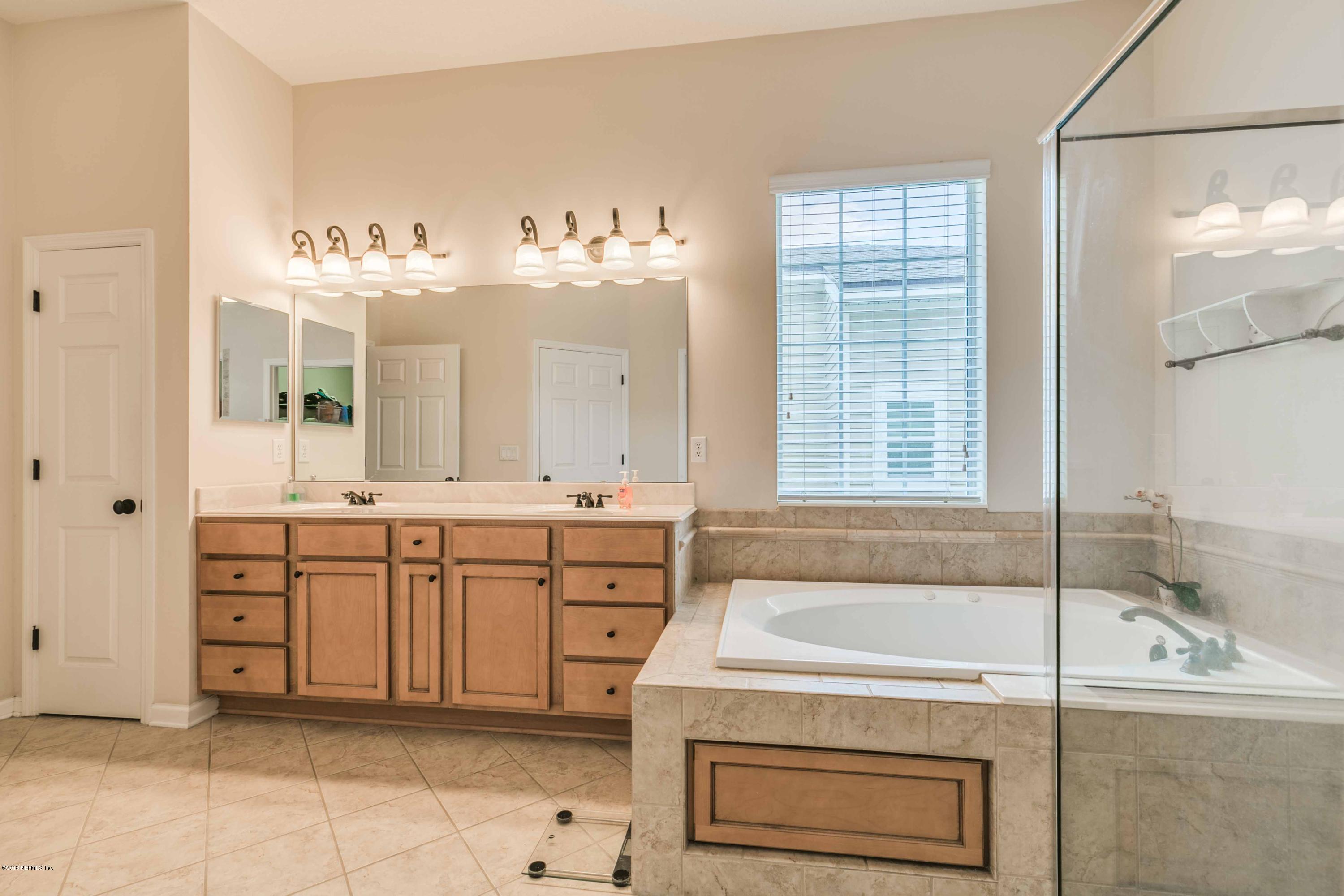 388 Rambling Water Run St. Johns, FL 32259 - Photo 15 of 28 Mastr Bath