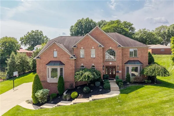 $1,595,000 | 699 Country Club Drive, Mt. Lebanon, PA 15228