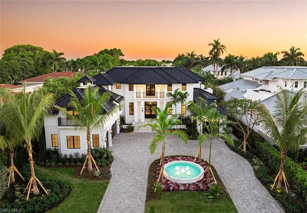 $18,900,000 | 190 7th Avenue North, Naples, FL 34102