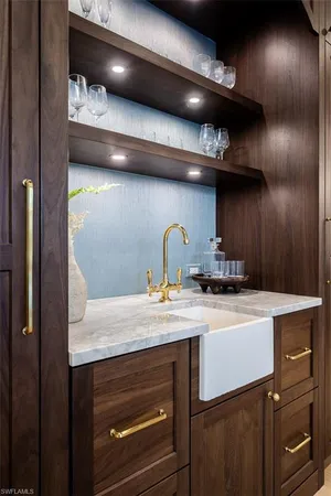 $18,900,000 | 190 7th Avenue North, Naples, FL 34102