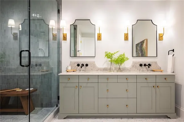 $18,900,000 | 190 7th Avenue North, Naples, FL 34102