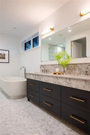 $18,900,000 | 190 7th Avenue North, Naples, FL 34102