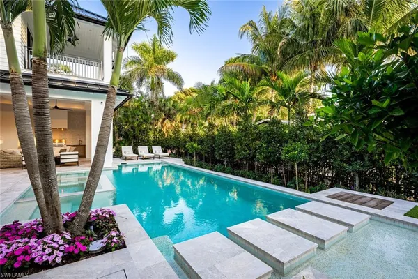 $18,900,000 | 190 7th Avenue North, Naples, FL 34102