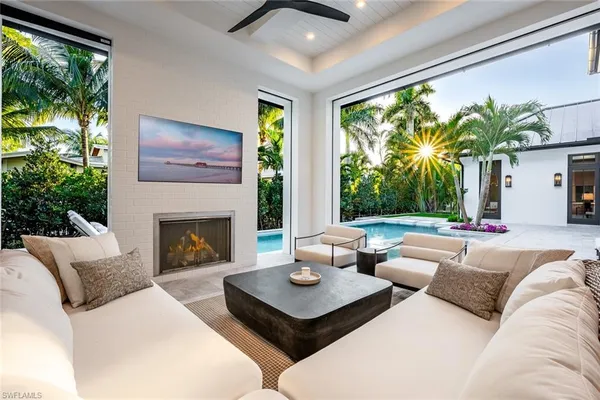 $18,900,000 | 190 7th Avenue North, Naples, FL 34102