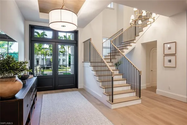 $18,900,000 | 190 7th Avenue North, Naples, FL 34102