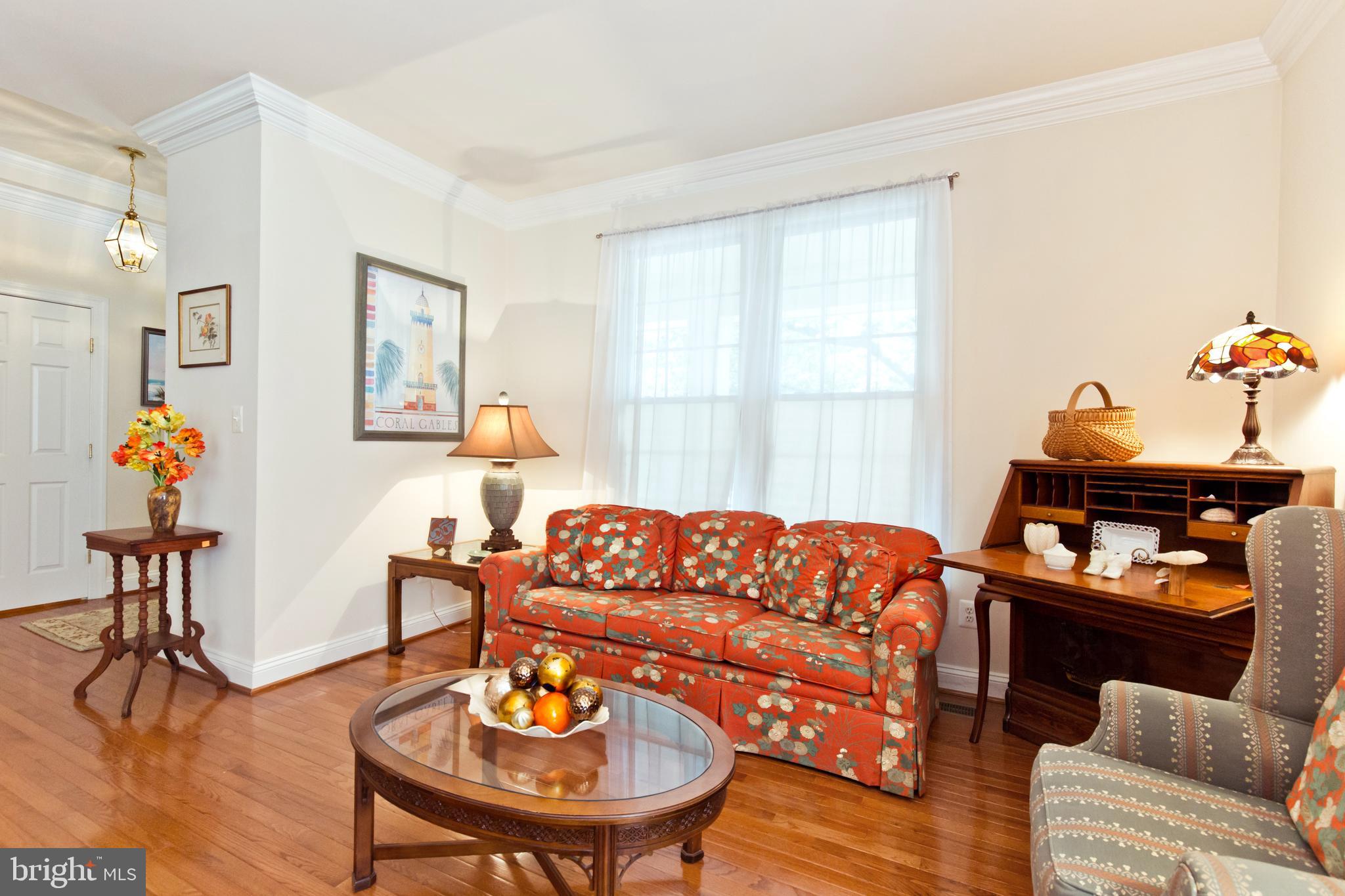 1314 South Glebe Road Arlington, VA 22204 - Photo 11 of 52 Lots of natural light