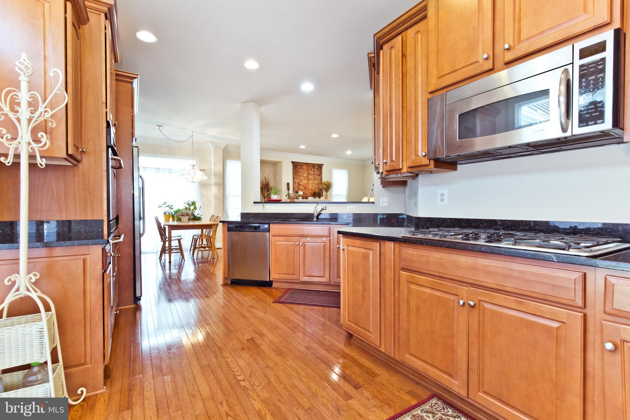 1314 South Glebe Road Arlington, VA 22204 - Photo 14 of 52 Huge kitchen