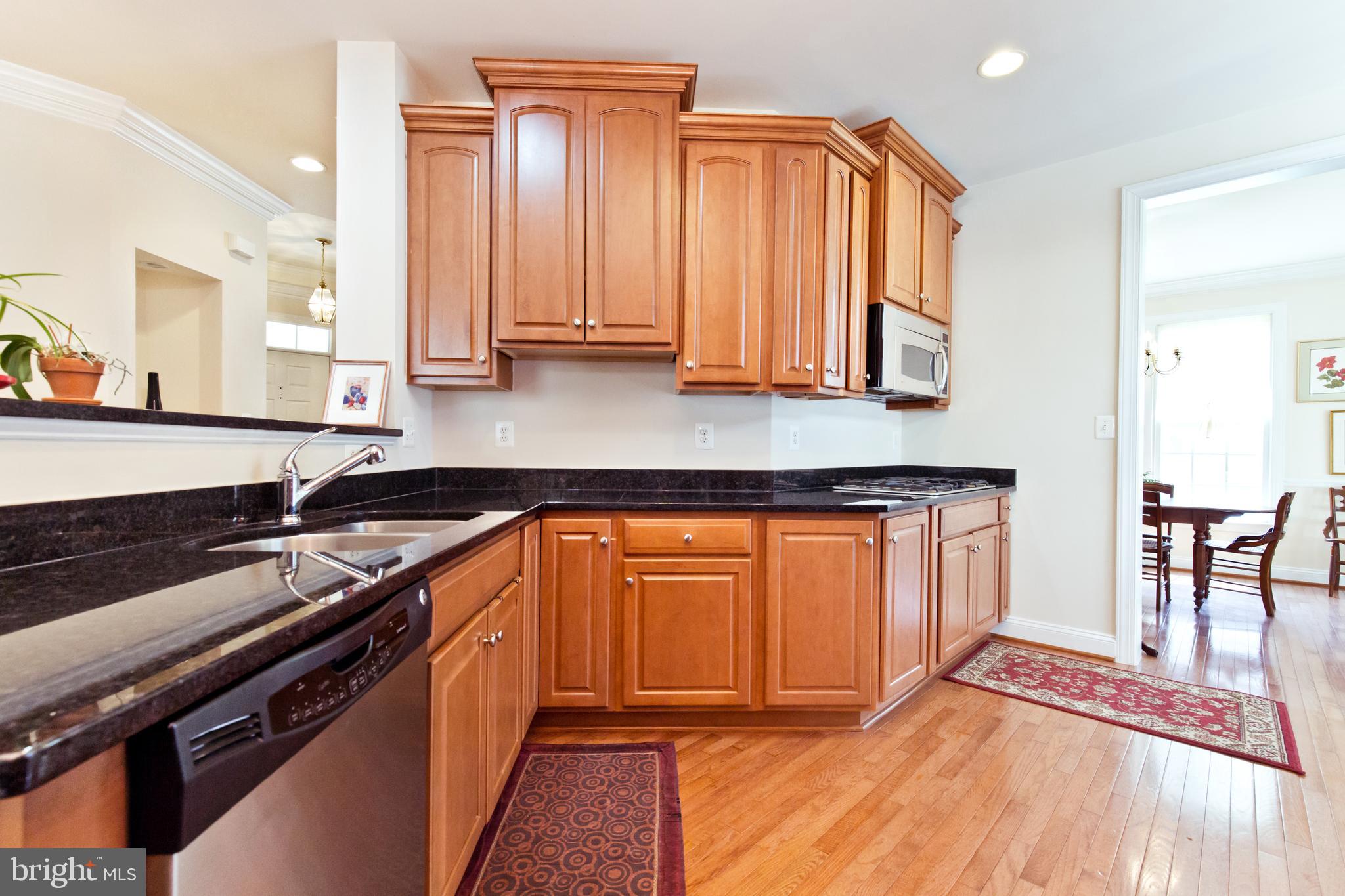 1314 South Glebe Road Arlington, VA 22204 - Photo 15 of 52 Stainless steel appliances