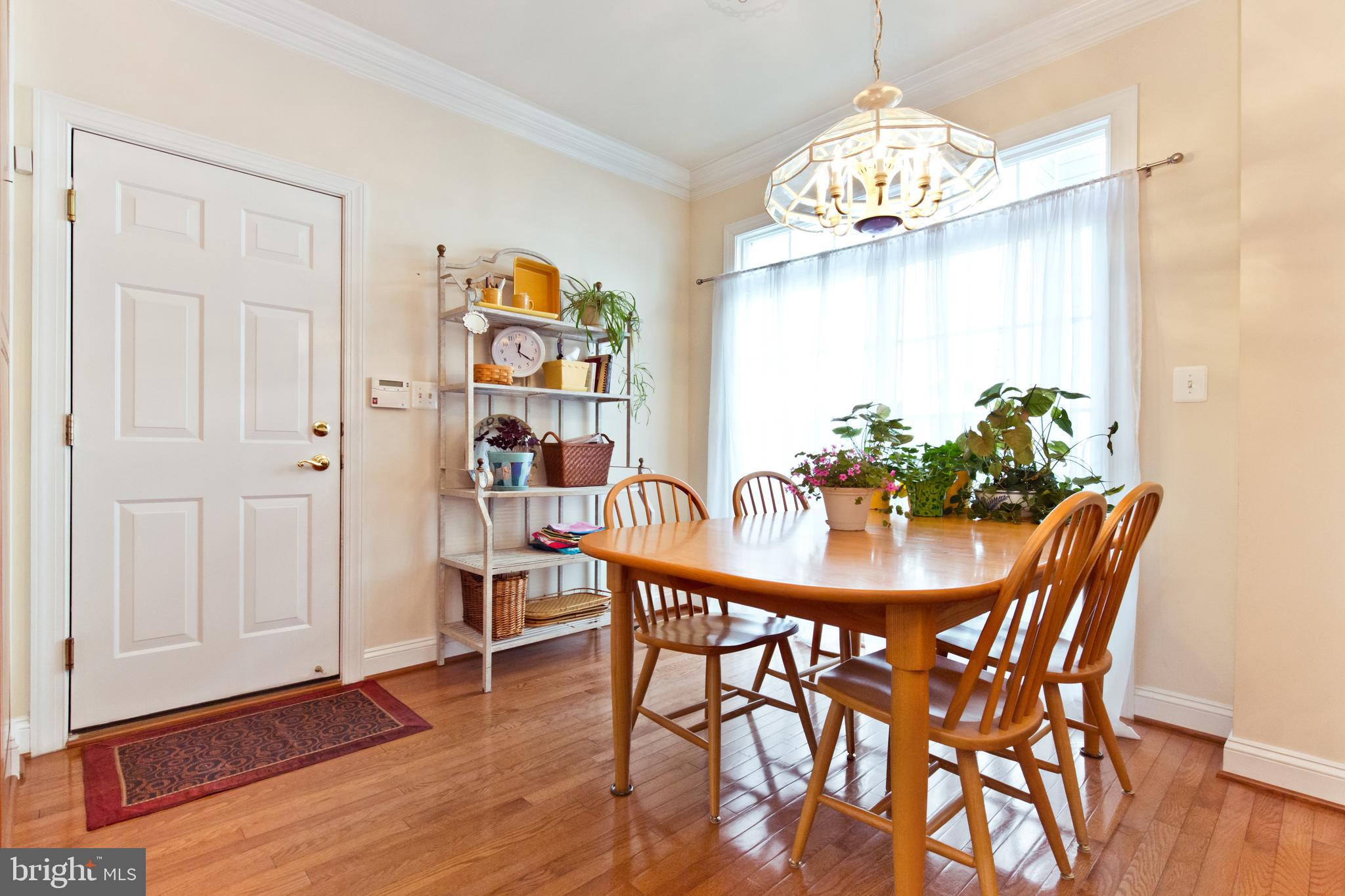 1314 South Glebe Road Arlington, VA 22204 - Photo 18 of 52 Breakfast Nook