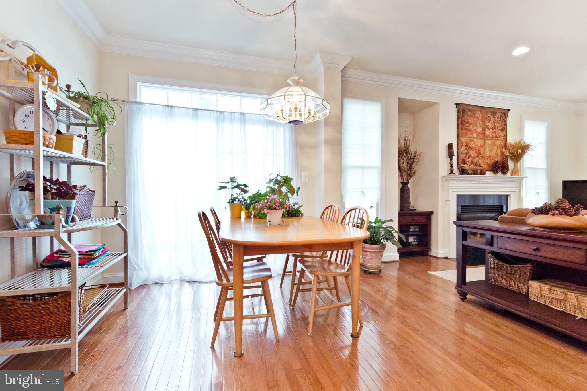 1314 South Glebe Road Arlington, VA 22204 - Photo 19 of 52 Breakfast Nook
