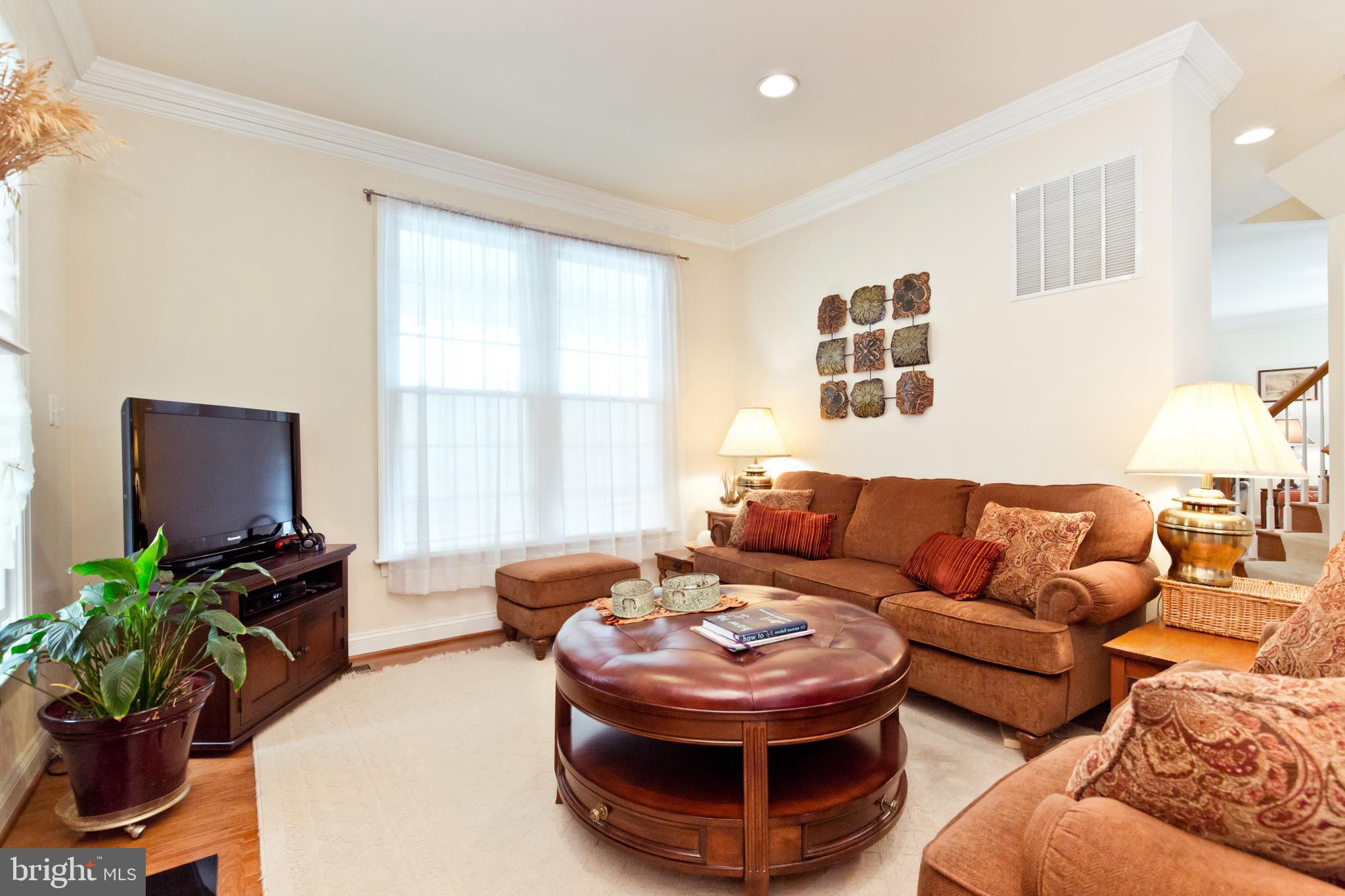 1314 South Glebe Road Arlington, VA 22204 - Photo 21 of 52 Hardwood floor in the family room