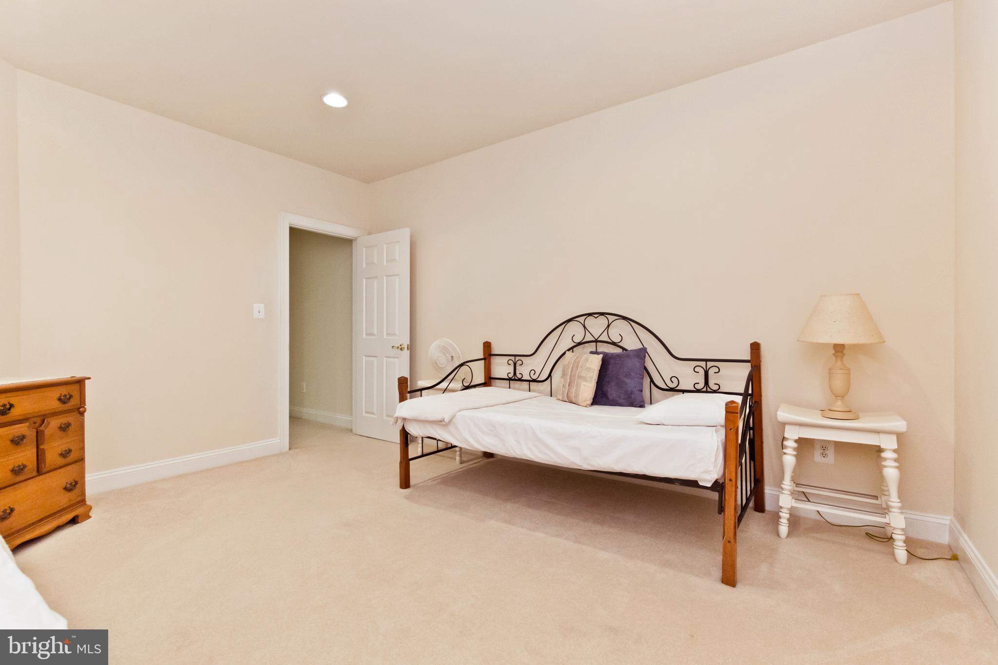 1314 South Glebe Road Arlington, VA 22204 - Photo 42 of 52 Basement Den/office/bedroom