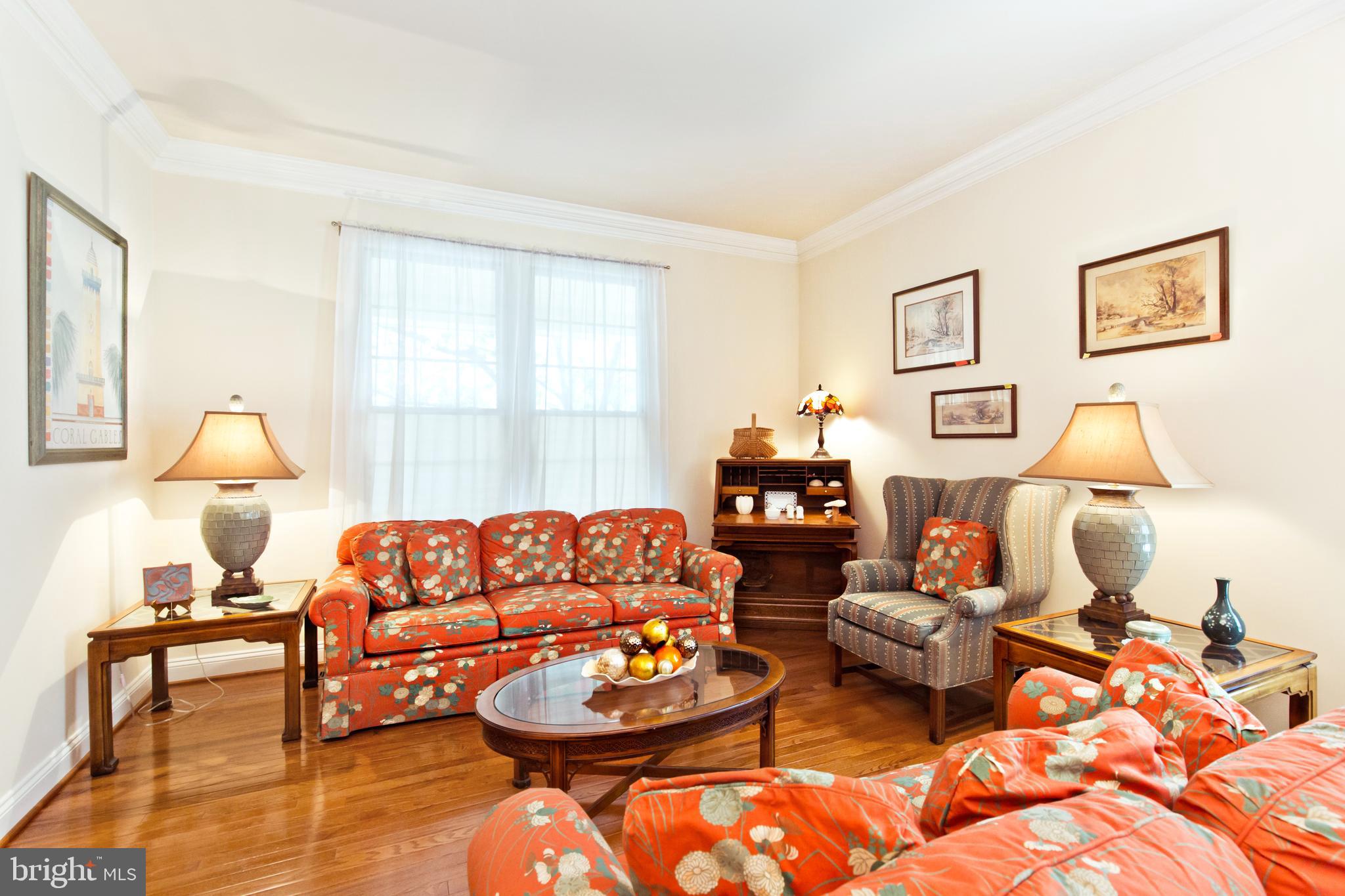 1314 South Glebe Road Arlington, VA 22204 - Photo 10 of 52 Hardwood floors in the Living Room