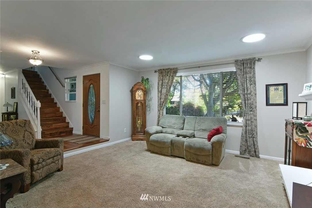 22724 1st Place West Bothell, WA 98021 - Photo 4 of 21