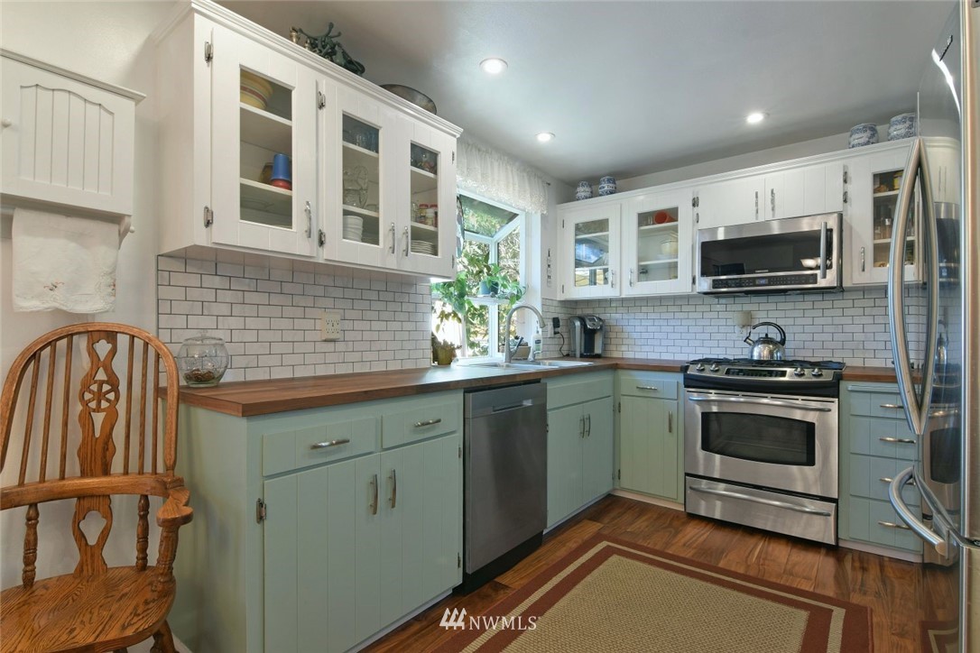 22724 1st Place West Bothell, WA 98021 - Photo 6 of 21