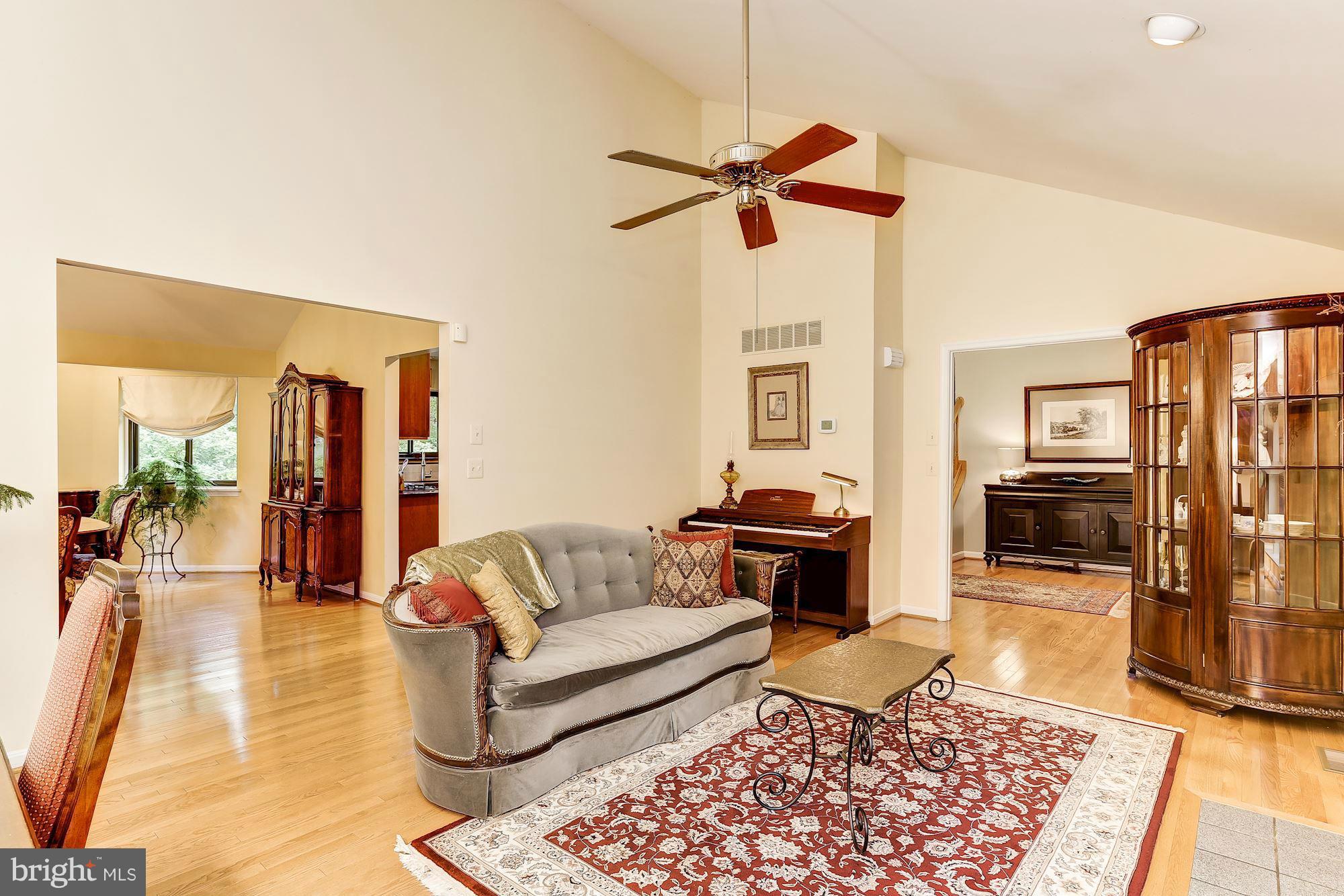 2806 Fennel Road Edgewater, MD 21037 - Photo 4 of 30 Living Room