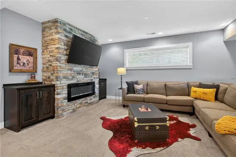 $750,000 | 12000 West 184th Street, Overland Park, KS 66013