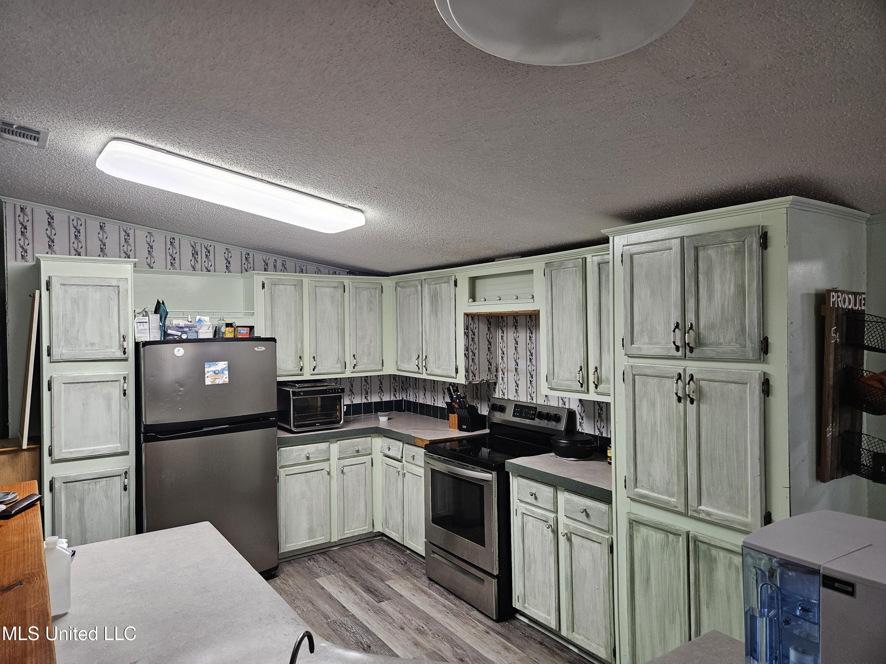 19255 North Shaw Road Saucier, MS 39574 - Photo 10 of 39 Kitchen