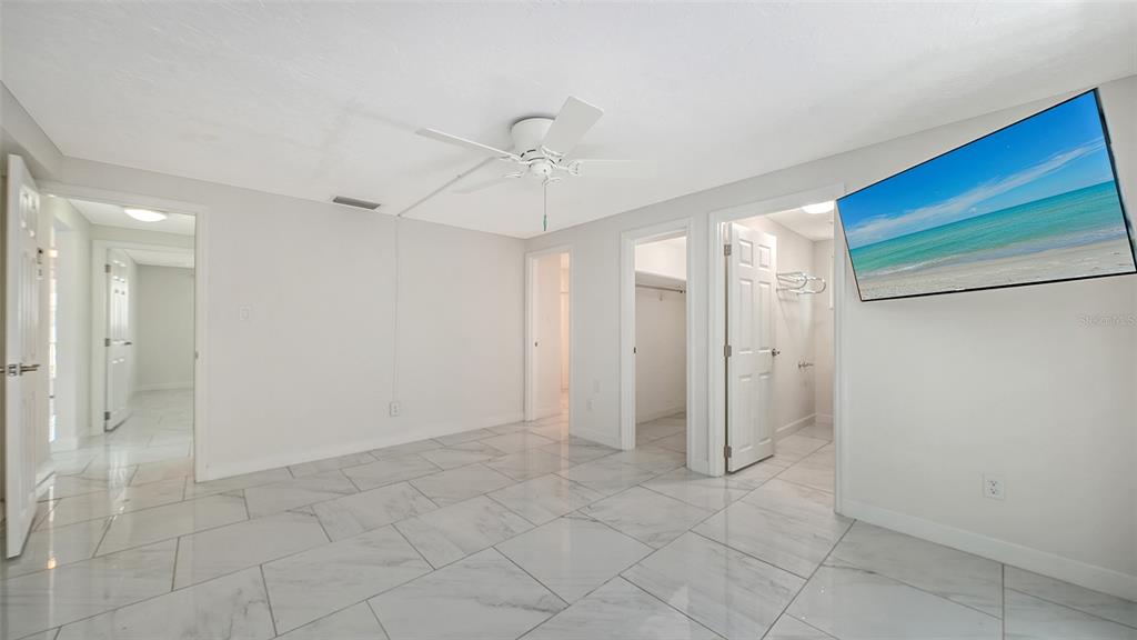 554 Spanish Drive South Longboat Key, FL 34228 - Photo 21 of 72