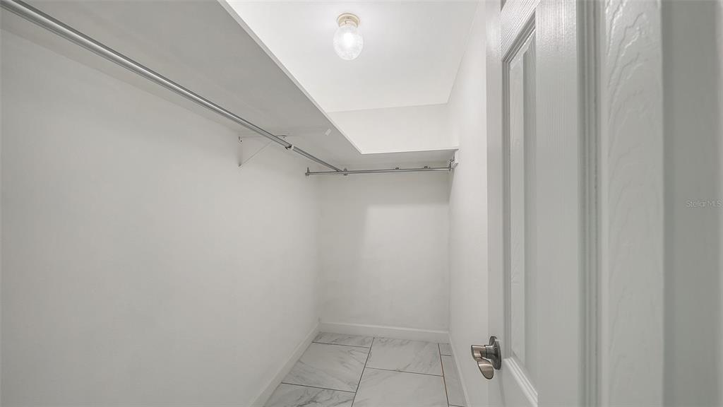 554 Spanish Drive South Longboat Key, FL 34228 - Photo 24 of 72 a view of bathroom
