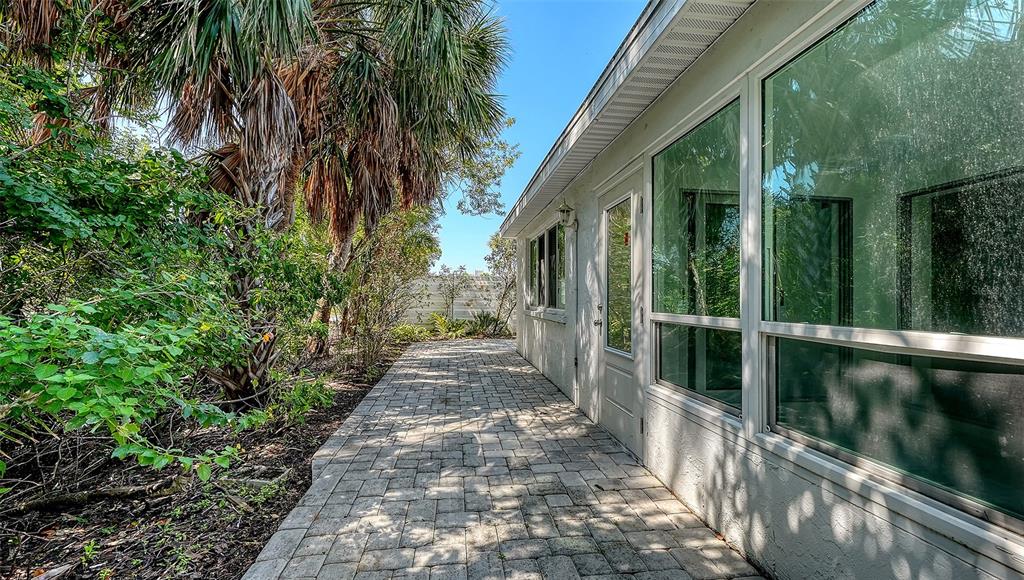 554 Spanish Drive South Longboat Key, FL 34228 - Photo 35 of 72