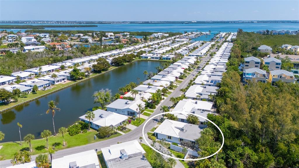 554 Spanish Drive South Longboat Key, FL 34228 - Photo 39 of 72 a view of a city and an ocean view